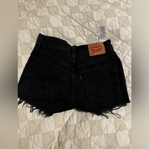 Levi’s Jean shorts - Picture 2 of 4